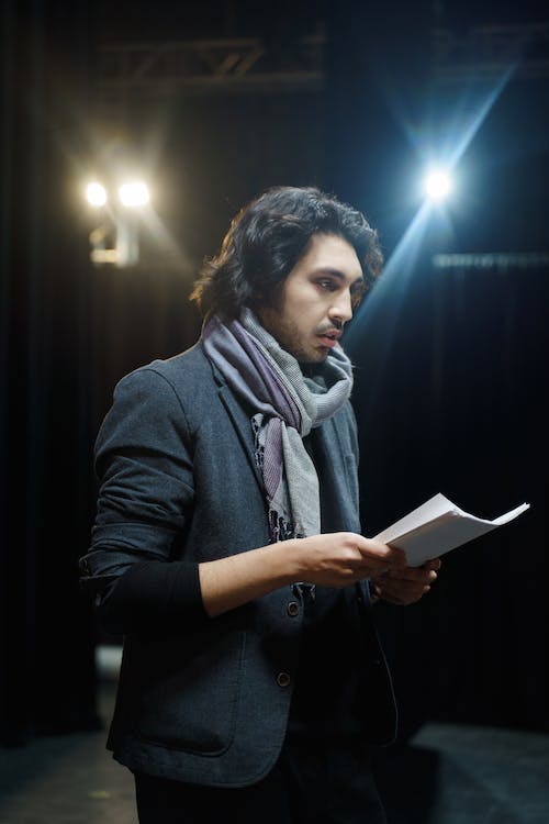 Picture: Drama: Actor with Script